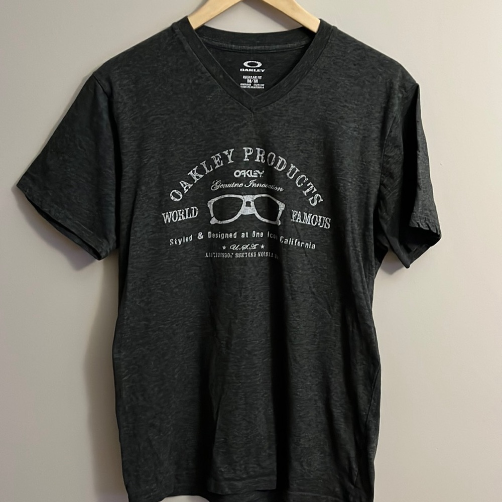 Oakley t-shirt
